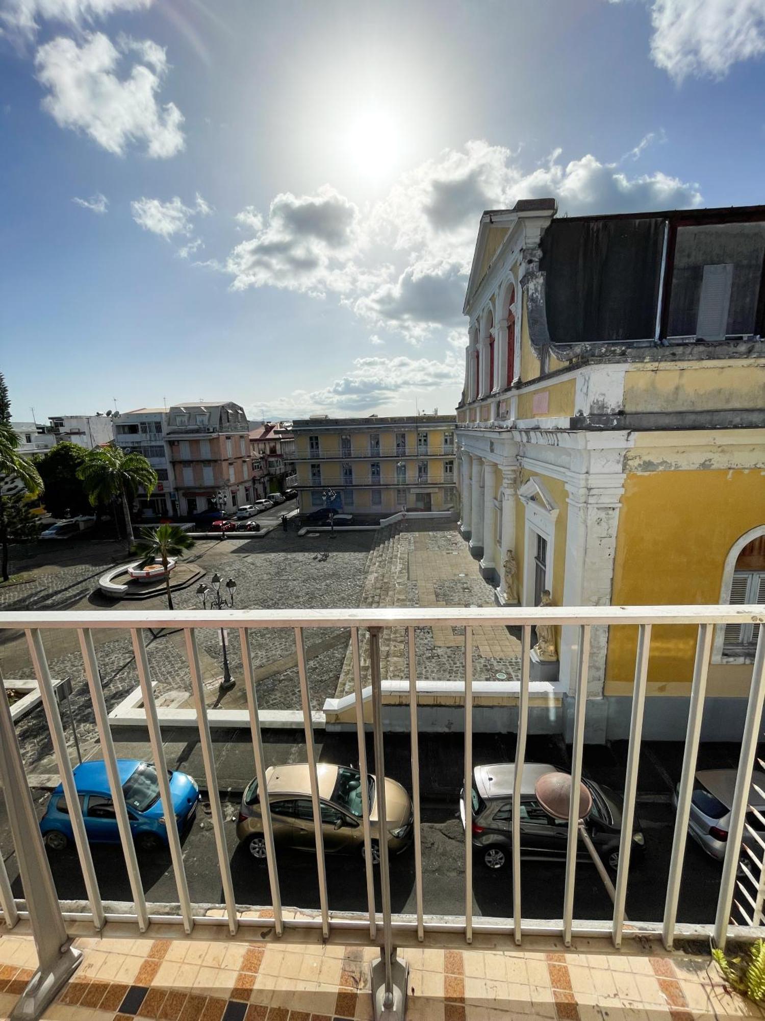 Appartement Grand Sejour Lumineux Avec Balcon & Vue Cathedrale à Pointe-à-Pitre Extérieur photo