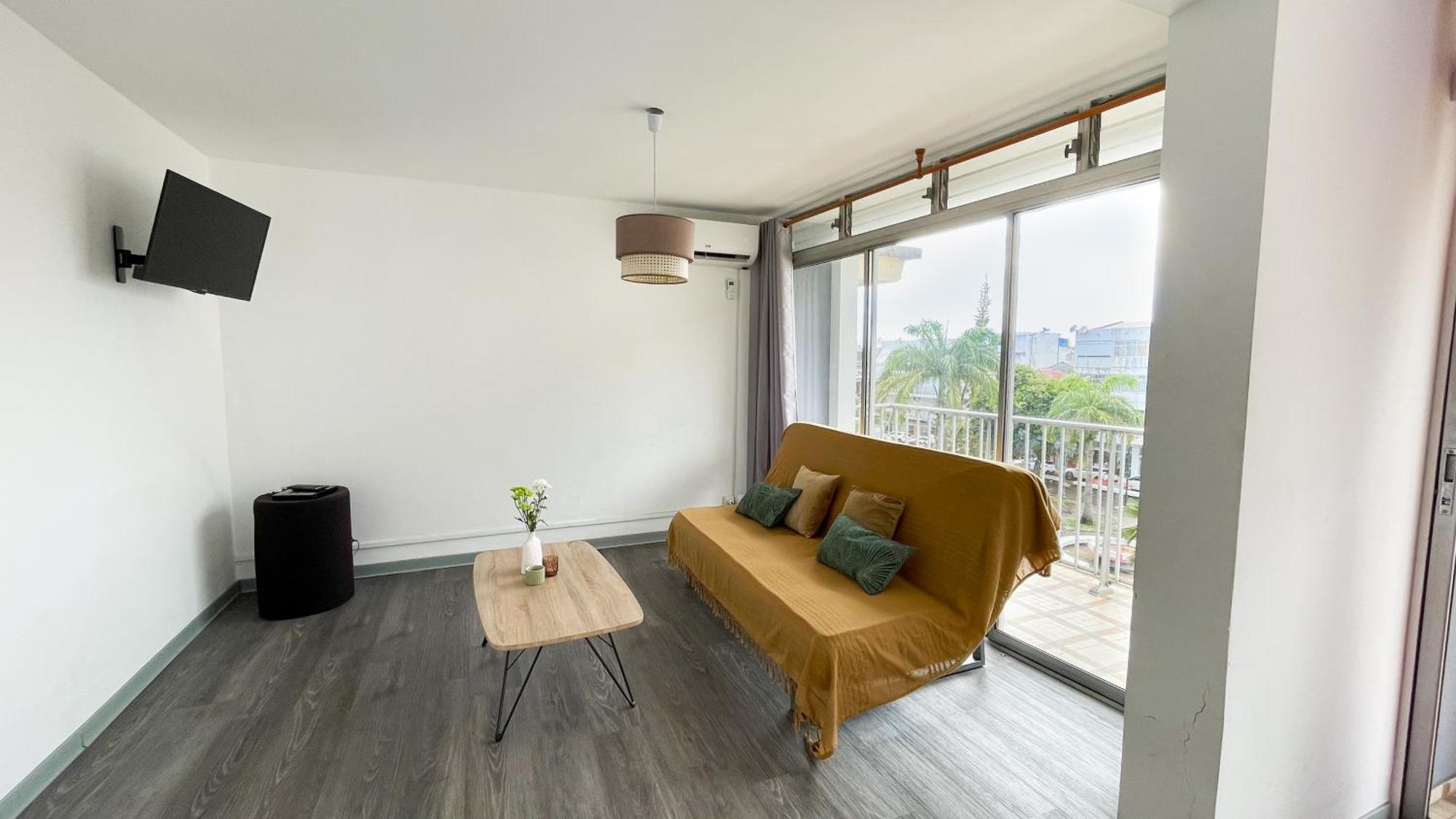 Appartement Grand Sejour Lumineux Avec Balcon & Vue Cathedrale à Pointe-à-Pitre Extérieur photo